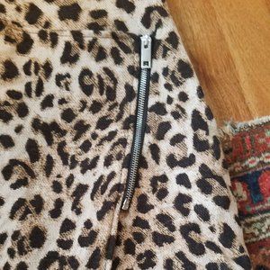 Leopard print asymmetrical zipper mini skirt